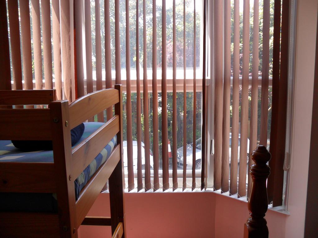 Charlotte Guest House 韦茅斯 客房 照片