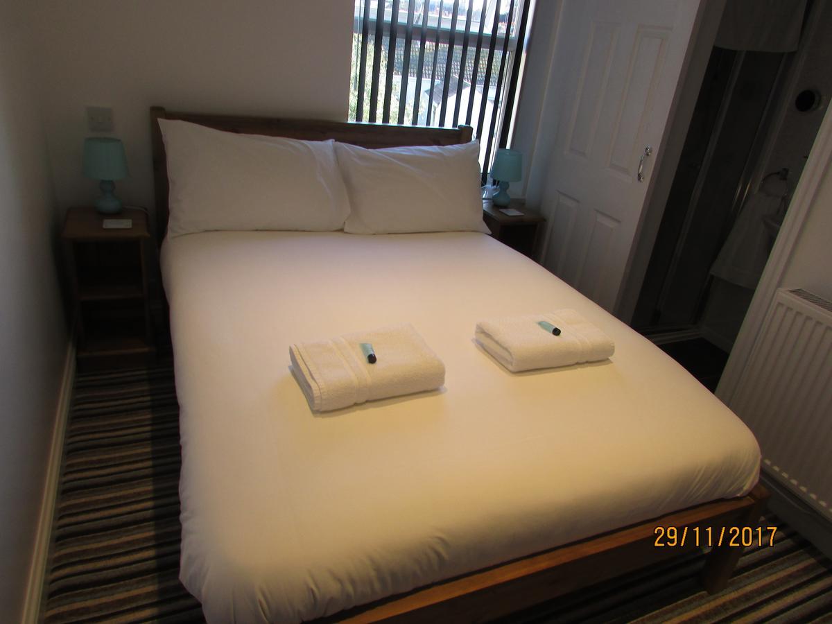 Charlotte Guest House 韦茅斯 外观 照片
