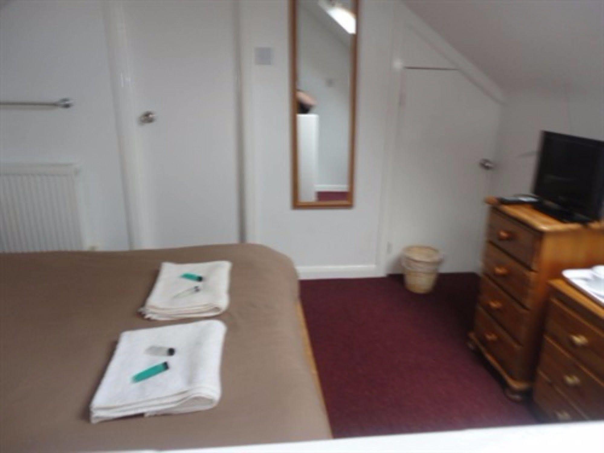 Charlotte Guest House 韦茅斯 外观 照片