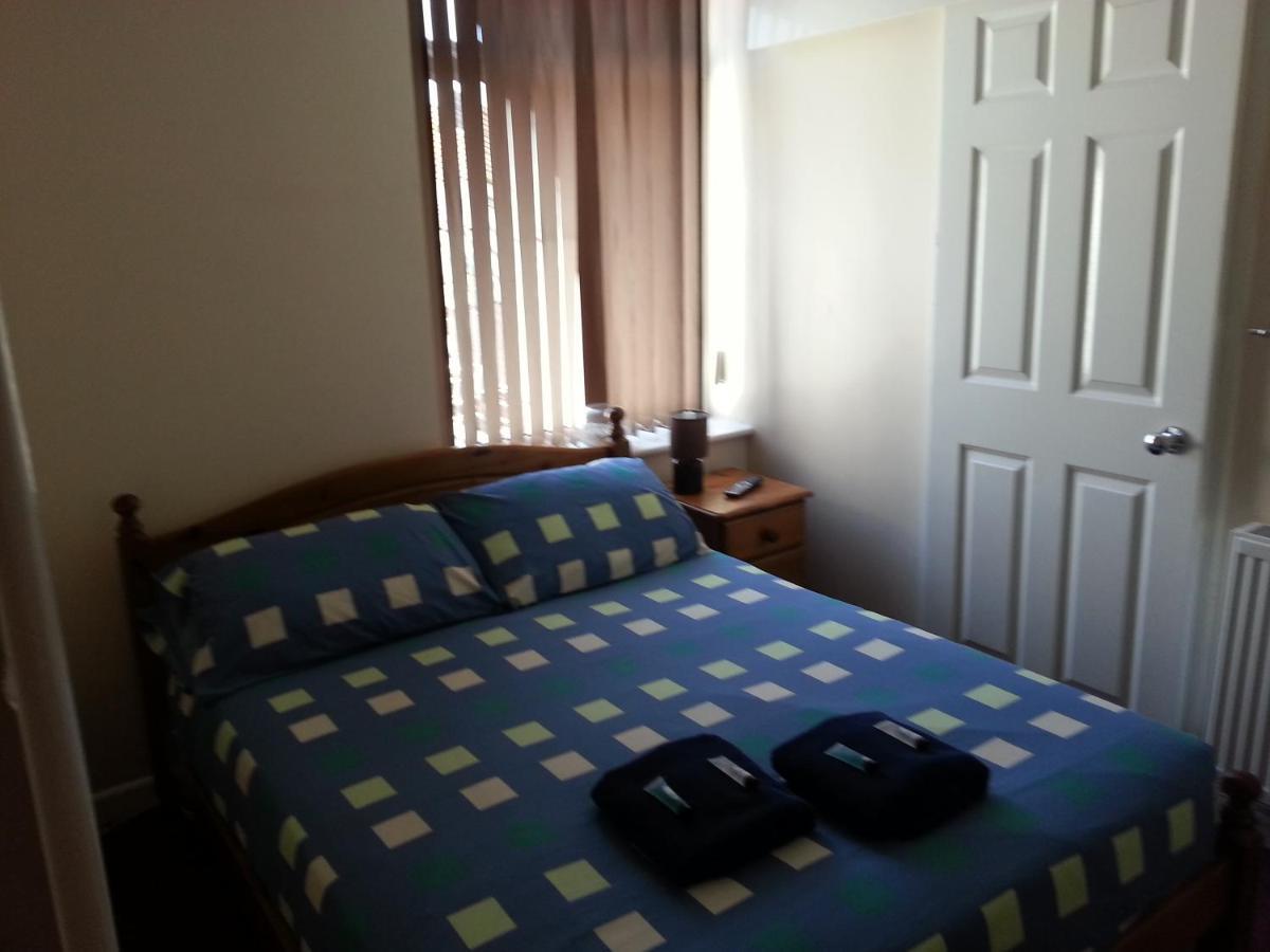 Charlotte Guest House 韦茅斯 客房 照片